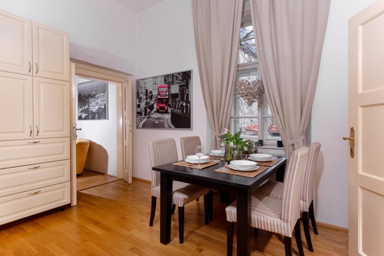 Classy Apartments Charles Bridge プラハ エクステリア 写真