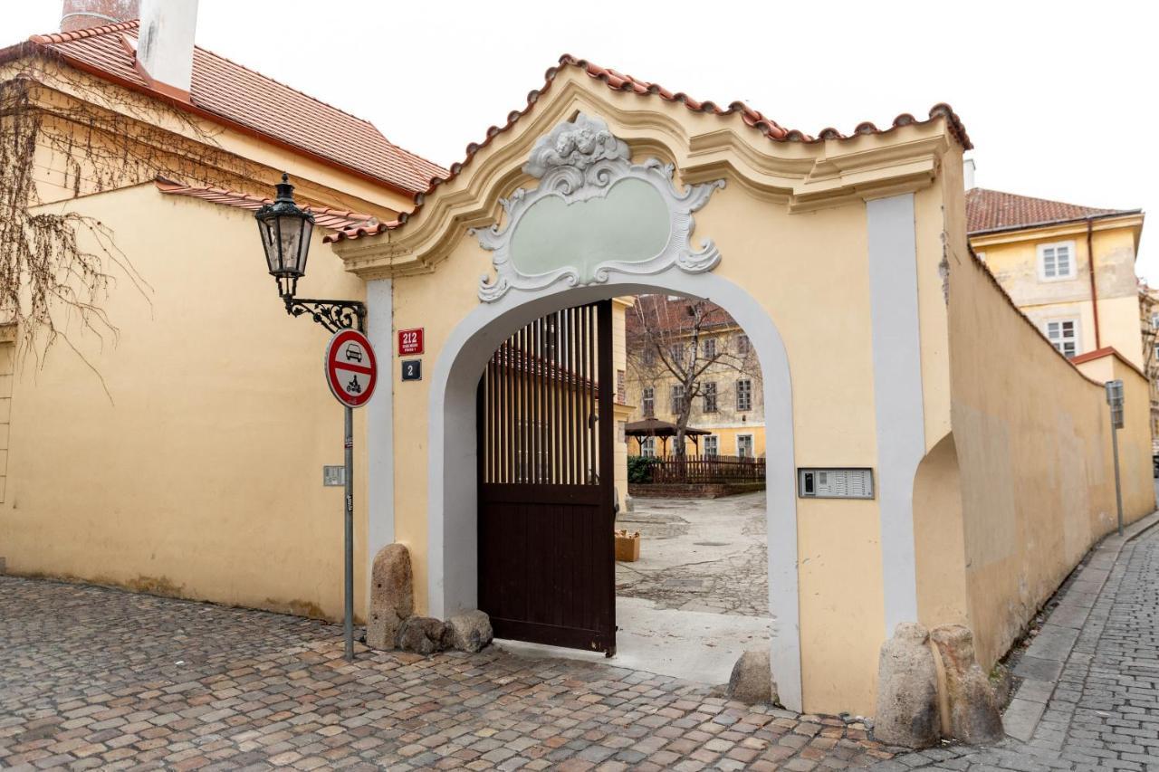 Classy Apartments Charles Bridge プラハ エクステリア 写真